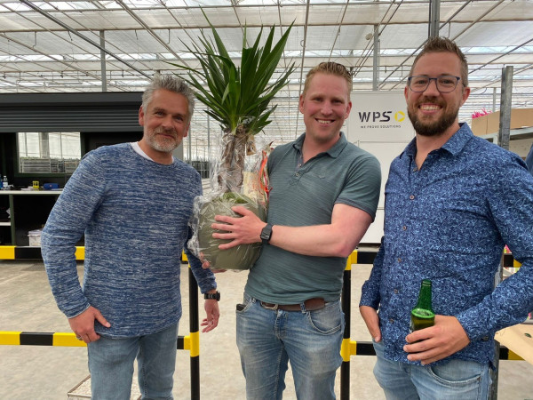 WPS en Sjaak van Schie B.V. vieren officiële oplevering van geautomatiseerd planthandelingsysteem